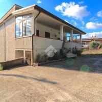 CASA SEMINDIPENDENTE A LANUVIO