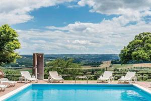 Rustico / Casale di 1000 m² con più di 5 locali e 