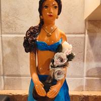 Scultura in ceramica terracotta decorata a mano r