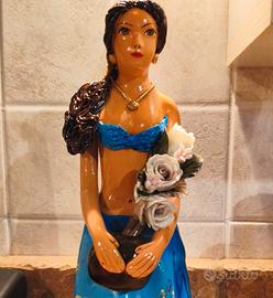 Scultura in ceramica terracotta decorata a mano r