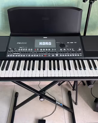 Korg Pa600 + accessori