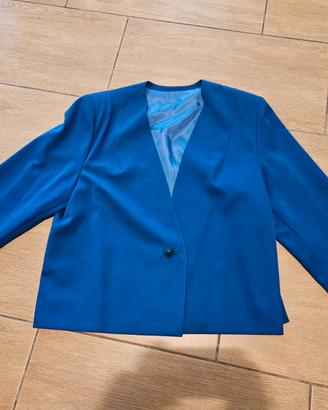 Giacca sartoriale colore blu per donna