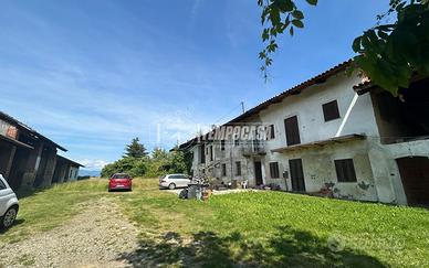 VOLPIANO TERRATETTO CON TETTOIA E MAGAZZINO.