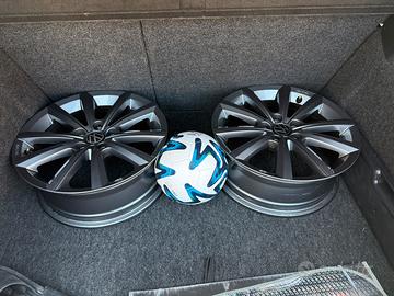 QUATTRO CERCHI DI VOLKSWAGEN