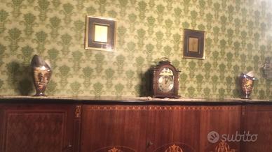 Orologio da Tavolo in Legno + Coppia Vasi Decorati