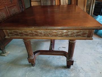 Tavolo e sedie inizio 900