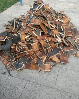 Regalasi tavole di legno di recupero
