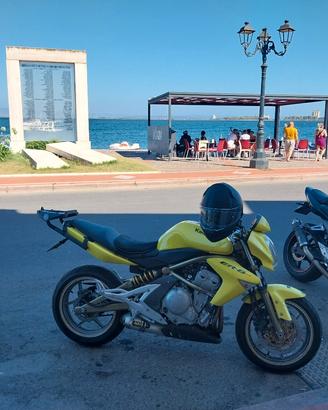 kavasaki ER6N 600 cc