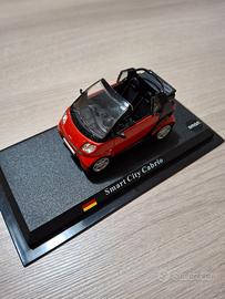 Collezionismo auto smart city cabrio rossa
