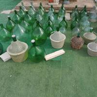 Damigiane in vetro di varie misure