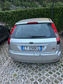 Auto ford fiesta 2005
