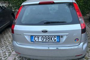 Auto ford fiesta 2005