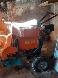 Macchina agricola semovente