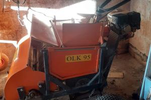 Macchina agricola semovente