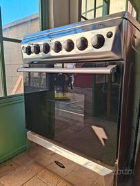 cucina  4 fuochi con forno elettrico