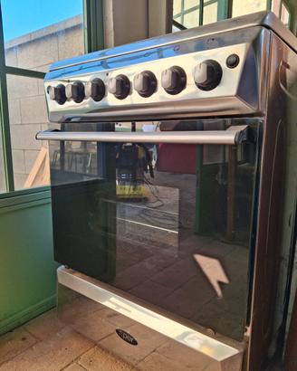 cucina  4 fuochi con forno elettrico