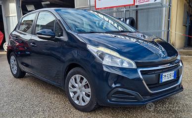 Peugeot 208 5 porte Active NEOPATENTATI 50KW