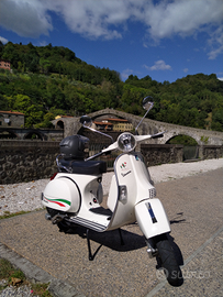 Vespa Px 150 dell' 150 unità d Italia