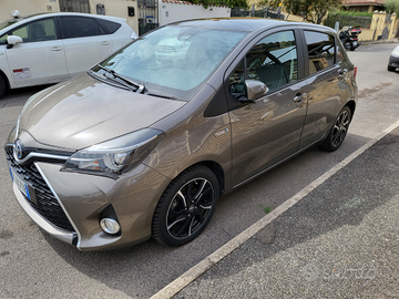 Toyota Yaris hibrid full optional