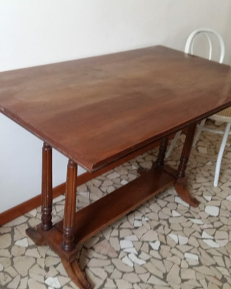 Tavolo in legno antico