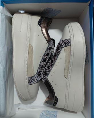 Sneakers Keys