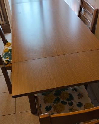 Tavolo e sedie da cucina Scavolini