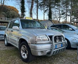 Suzuki Grand Vitara 2.5i v6 GPL 4X4