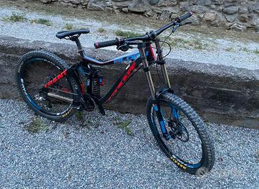 Bici Giant Glory da downhill