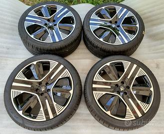 Cerchi In Lega ORIGINALI Maserati Grecale Gomme