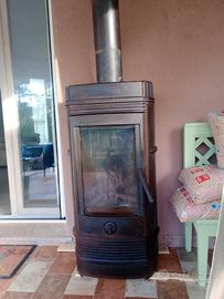 stufa a legna in ghisa