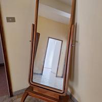 Specchio da terra basculante in legno – Vintage
