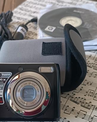 fotocamera digitale vintage NIKON COOLPIX L20