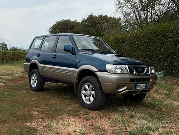 Nissan Terrano 2 2.7 td manuale