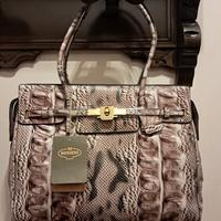 Elegante borsa a spalla in vera pelle 