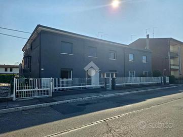 2 LOCALI A SAN GIOVANNI LUPATOTO