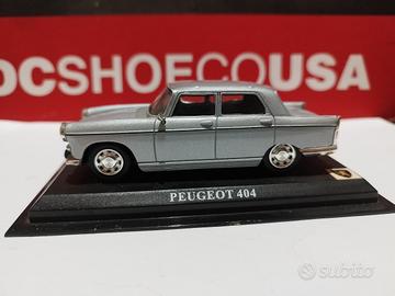 Modellino di Peugeot 404 in scala 1/43