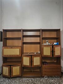 armadio in legno. no pagamento.