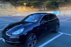 Porsche cayenne full optional (NO SCAMBI)