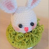 Vaso di vetro con coperchio decorato 