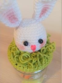 Vaso di vetro con coperchio decorato 