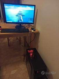 Megaport gaming PC con Monitor e tastiera