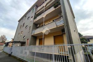 2 LOCALI A ROBECCO SUL NAVIGLIO