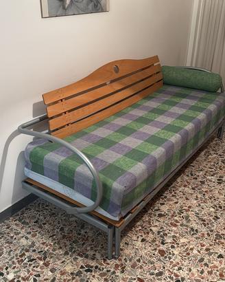 Divano letto matrimoniale
