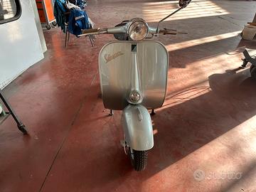 Vespa 150 Anni 50 completamente restaurata