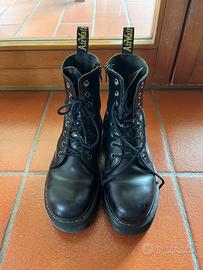 Dr. Martens Jadon Platform