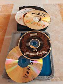 contenitori pieni di vecchi CD.