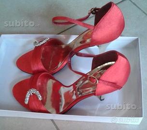 Sandali in raso rosso