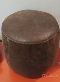 Puffo poggia piedi in cuoio