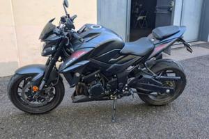 Suzuki gsx s 750