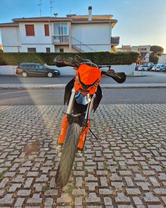 Ktm smc 625 patente A2